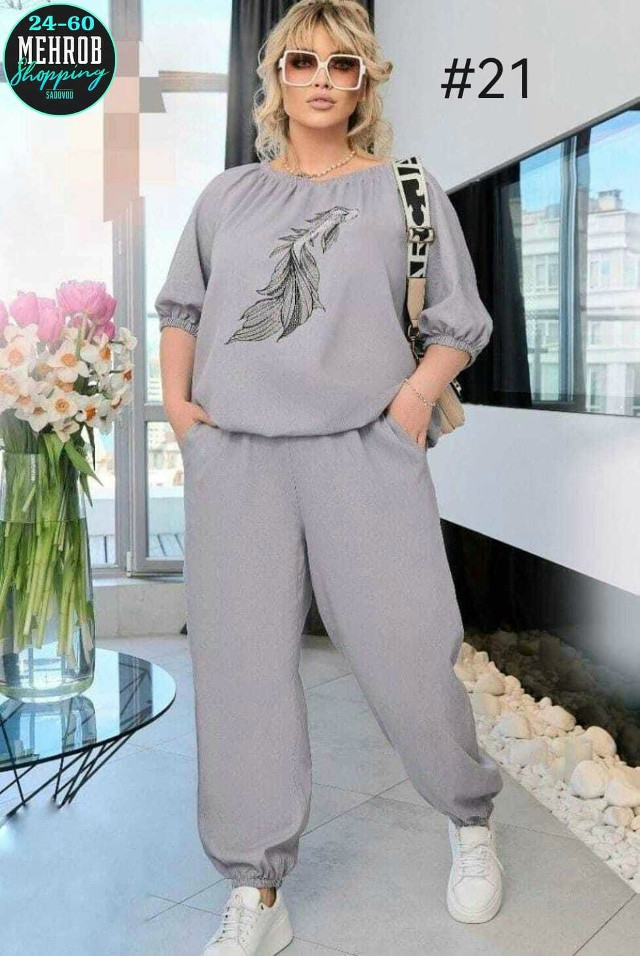 Женский костюм серый