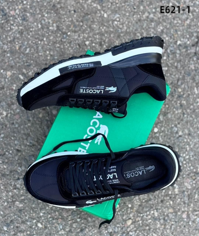 Кроссовки черные