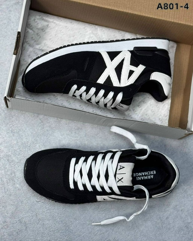 Кроссовки черные