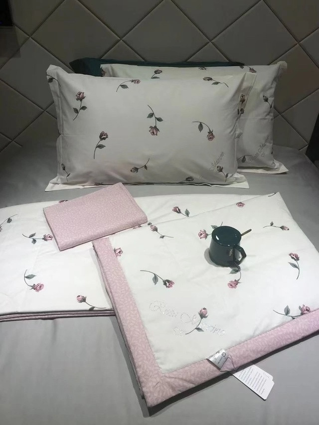 1,5 Постельное белье с готовым одеялом ❤️ купить в Интернет-магазине Садовод База - цена 3000 руб Садовод интернет-каталог