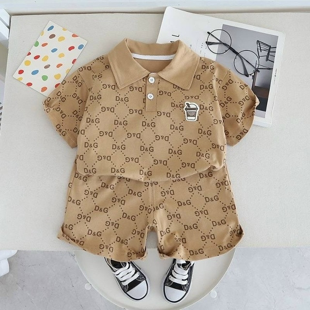 Детский костюм коричневый