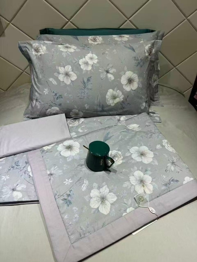 Постельное белье с готовым одеялом ❤️ купить в Интернет-магазине Садовод База - цена 3600 руб Садовод интернет-каталог