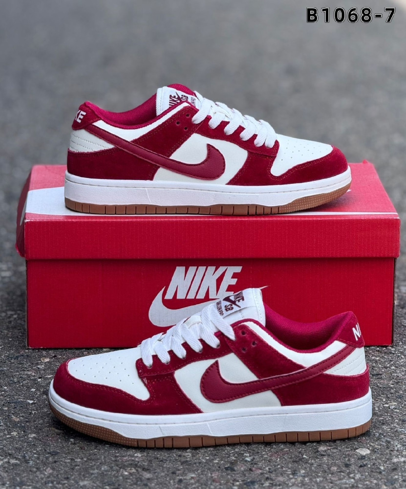 Кроссовки женские красные