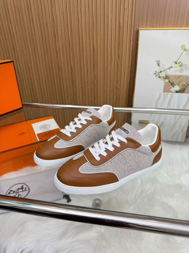 Кроссовки женские коричневые