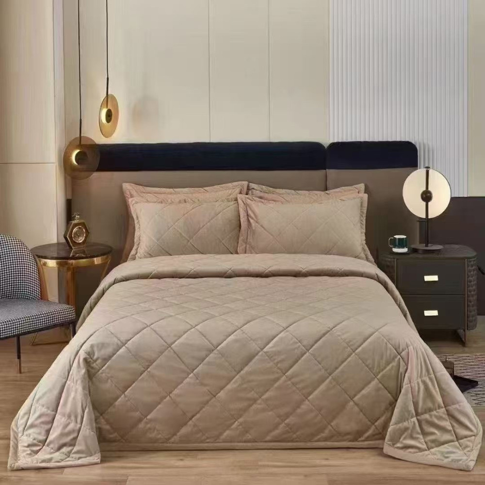 Покрывало на кровать с двумя наволочками купить в Интернет-магазине Садовод База - цена 3700 руб Садовод интернет-каталог